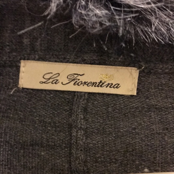 Vintage La Florentino Gray Cape with removable Faux Fox fur collar - Picture 4 of 6